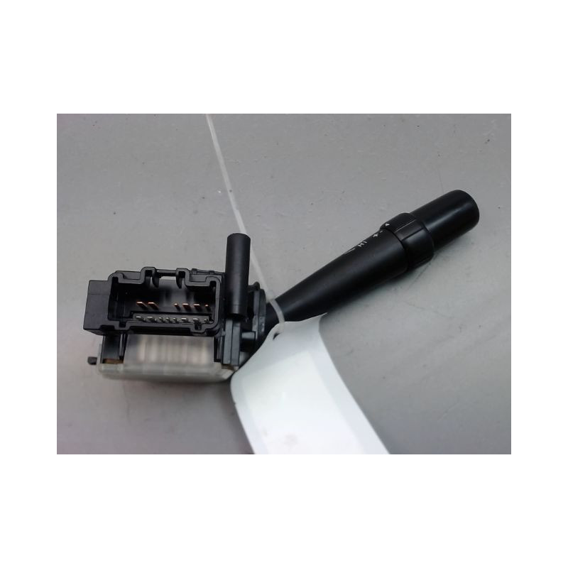 COMMANDE ESSUIE GLACE TOYOTA AVENSIS 2005-