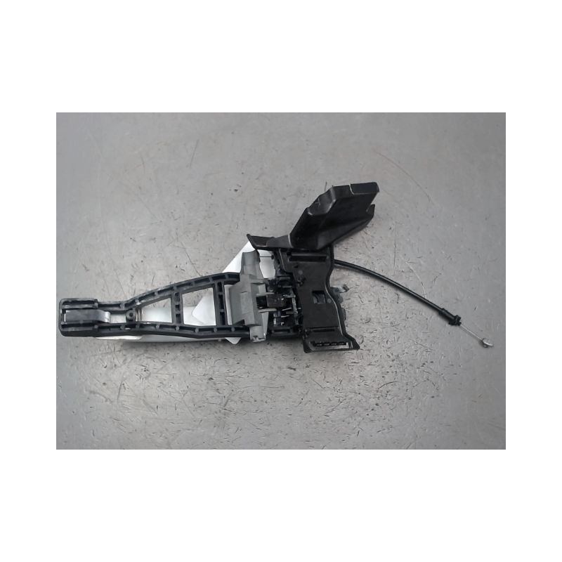 POIGNEE EXTERIEURE PORTE ARRIERE DROIT FORD KUGA