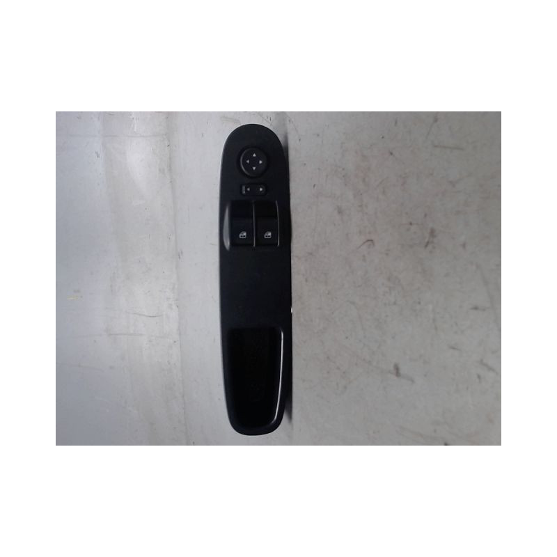 COMMANDE LEVE-GLACE PORTE AVG FIAT PUNTO