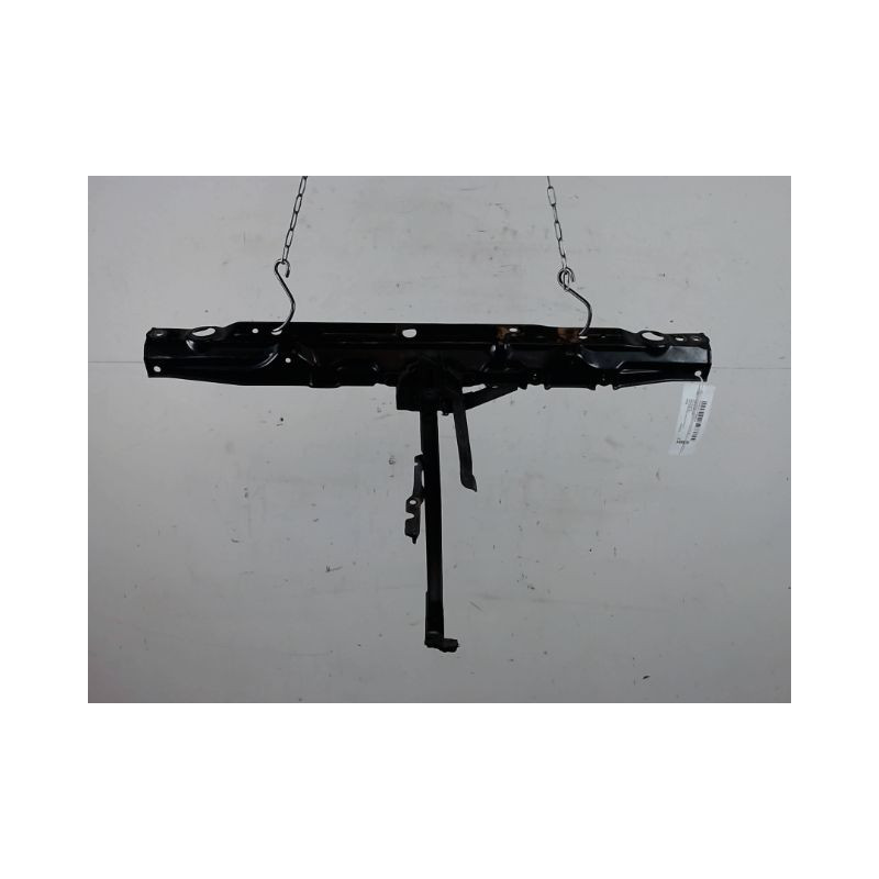 TRAVERSE SUPERIEURE ARMATURE AVANT TOYOTA AVENSIS VERSO 01-03