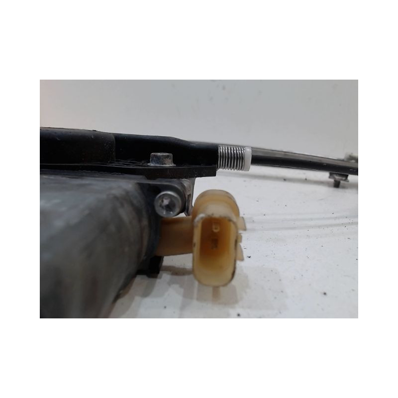 MECANISME+MOTEUR LEVE-GLACE AVANT DROIT HYUNDAI I10