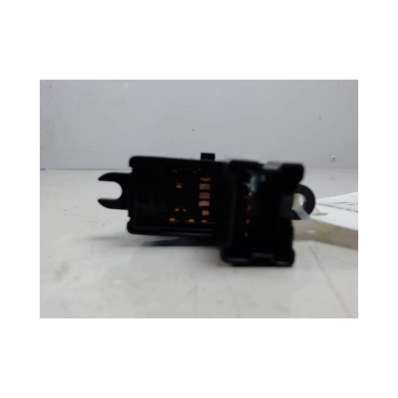 COMMANDE LEVE-GLACE PORTE ARG NISSAN JUKE