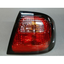 FEU ARRIERE DROIT NISSAN PRIMERA