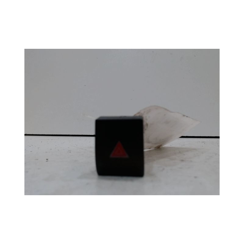 BOUTON DE WARNING PEUGEOT 3008
