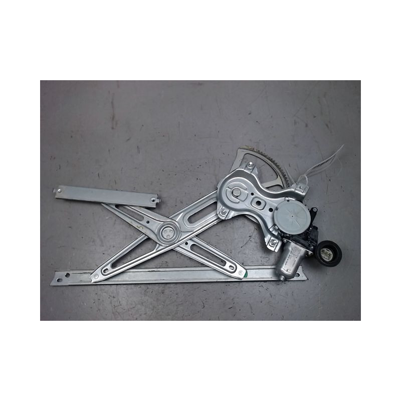 MECANISME+MOTEUR LEVE-GLACE AVANT DROIT TOYOTA YARIS