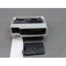 LECTEUR DE CARTE RENAULT CAPTUR Phase 1 2013-...