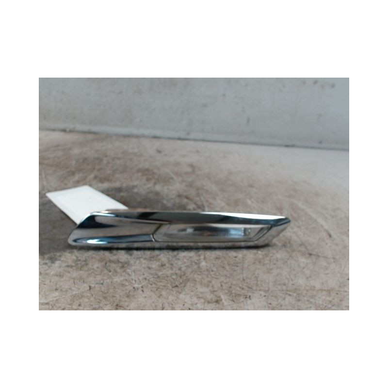 REPETITEUR AILE DROIT BMW SERIE 5