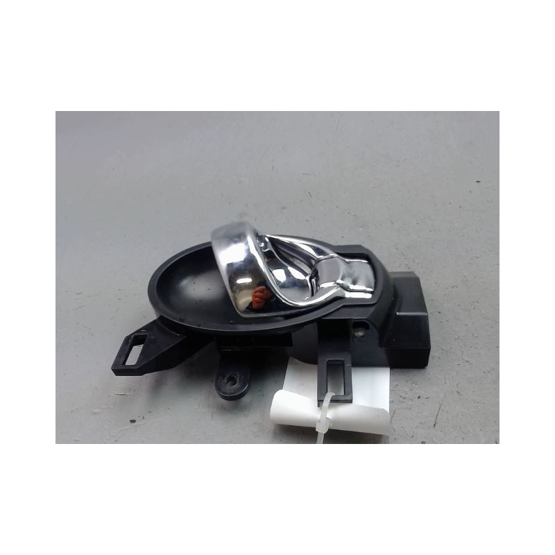 POIGNEE INTERIEURE PORTE AVANT DROIT NISSAN MICRA 2009-