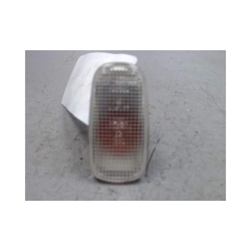 REPETITEUR AILE DROIT TOYOTA PRIUS 2004-