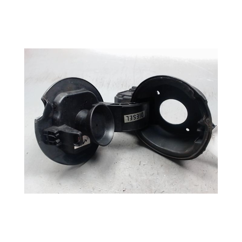 VOLET DE TRAPPE CARBURANT RENAULT MEGANE III ESTATE 09-