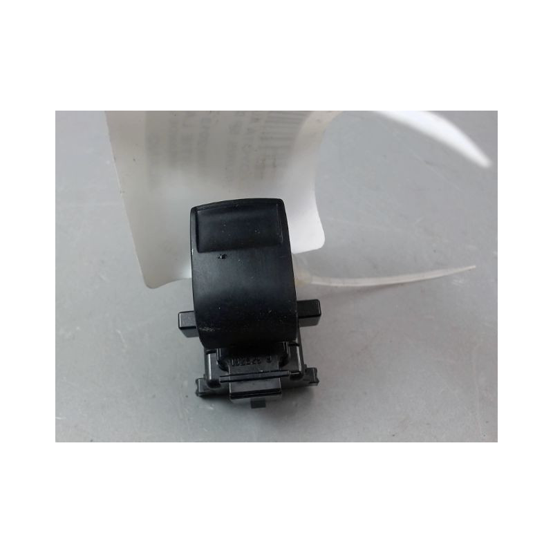 COMMANDE LEVE-GLACE PORTE AVD TOYOTA AURIS 2010-