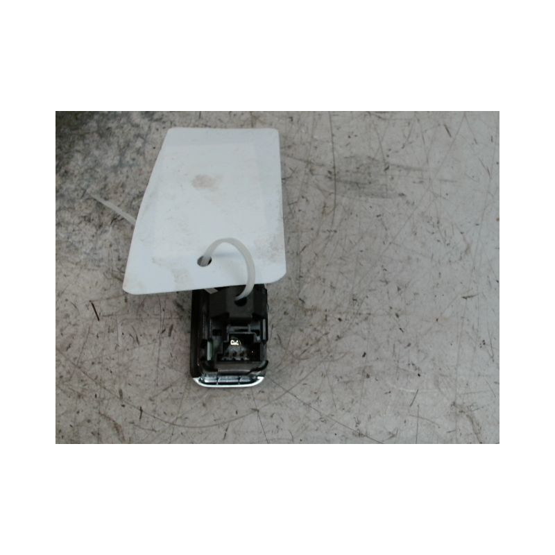 COMMANDE LEVE-GLACE PORTE AVD MERCEDES CLA