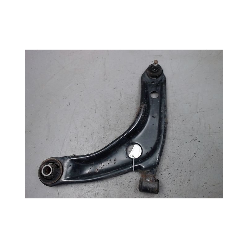 TRIANGLE INFERIEUR AVANT GAUCHE TOYOTA YARIS