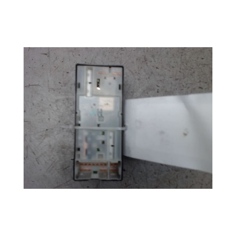 COMMANDE LEVE-GLACE PORTE AVG NISSAN MICRA