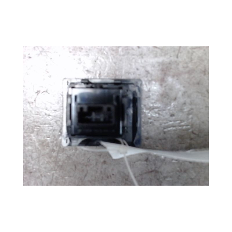 BOUTON DE WARNING HYUNDAI KONA
