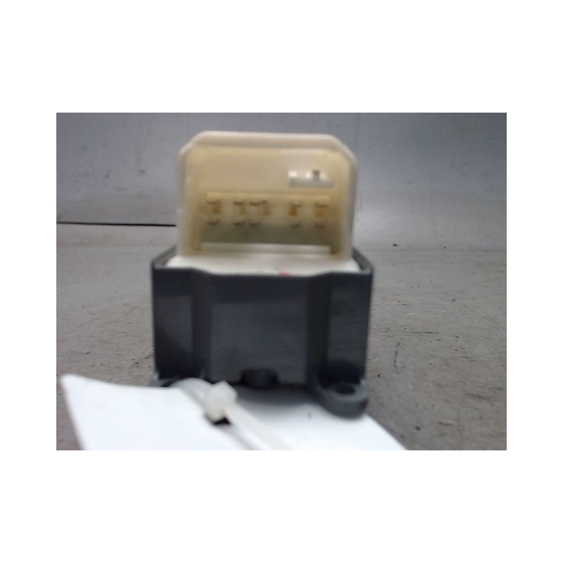 COMMANDE LEVE-GLACE PORTE AVG TOYOTA AURIS 2007-