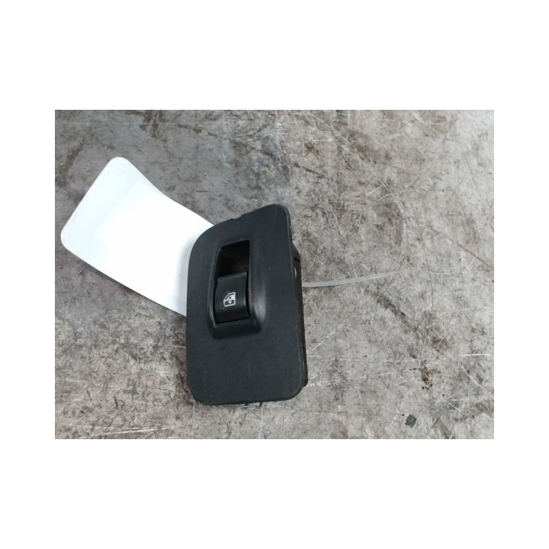 COMMANDE LEVE-GLACE PORTE AVD PEUGEOT BIPPER