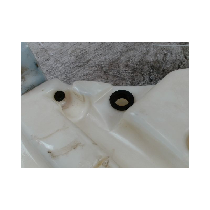 RESERVOIR LAVE-GLACE AVANT VOLKSWAGEN TOUAREG