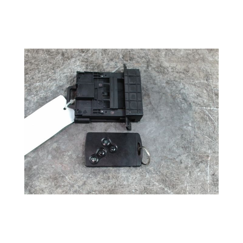 LECTEUR DE CARTE RENAULT KOLEOS 2008-