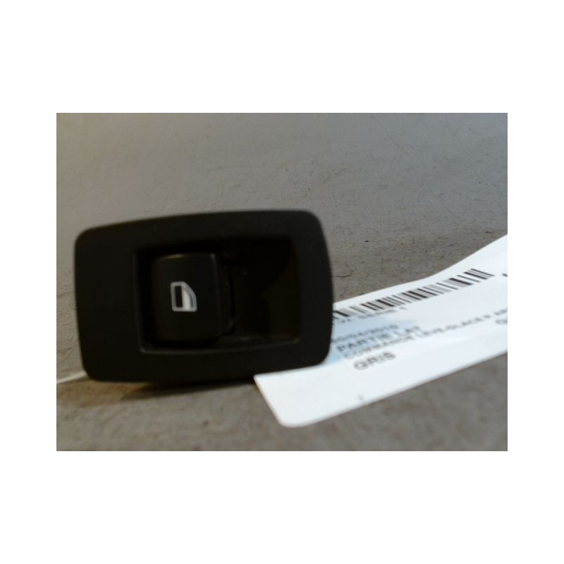 COMMANDE LEVE-GLACE PORTE ARG B.M.W. SERIE 1