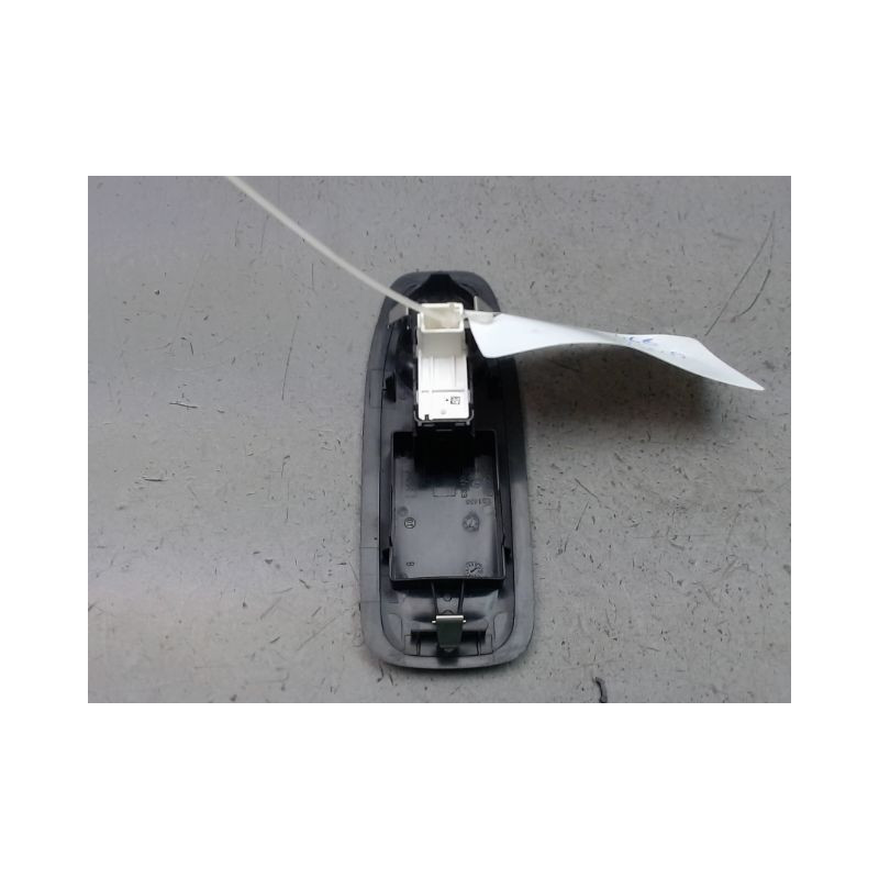 COMMANDE LEVE-GLACE PORTE AVD PEUGEOT 208 Phase 1 2012-...