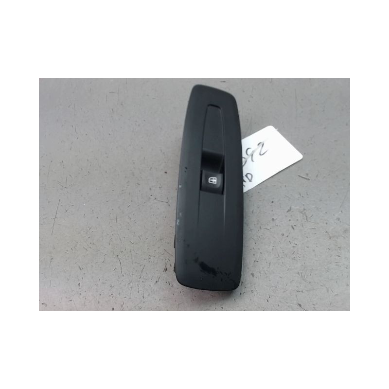 COMMANDE LEVE-GLACE PORTE AVD RENAULT MEGANE