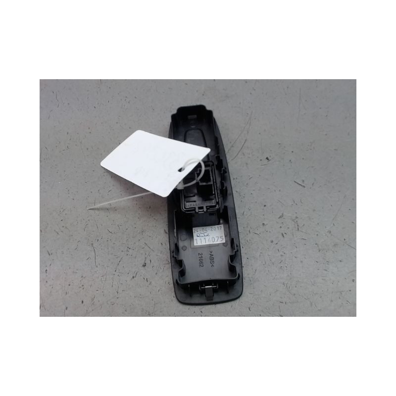 COMMANDE LEVE-GLACE PORTE AVD RENAULT MEGANE