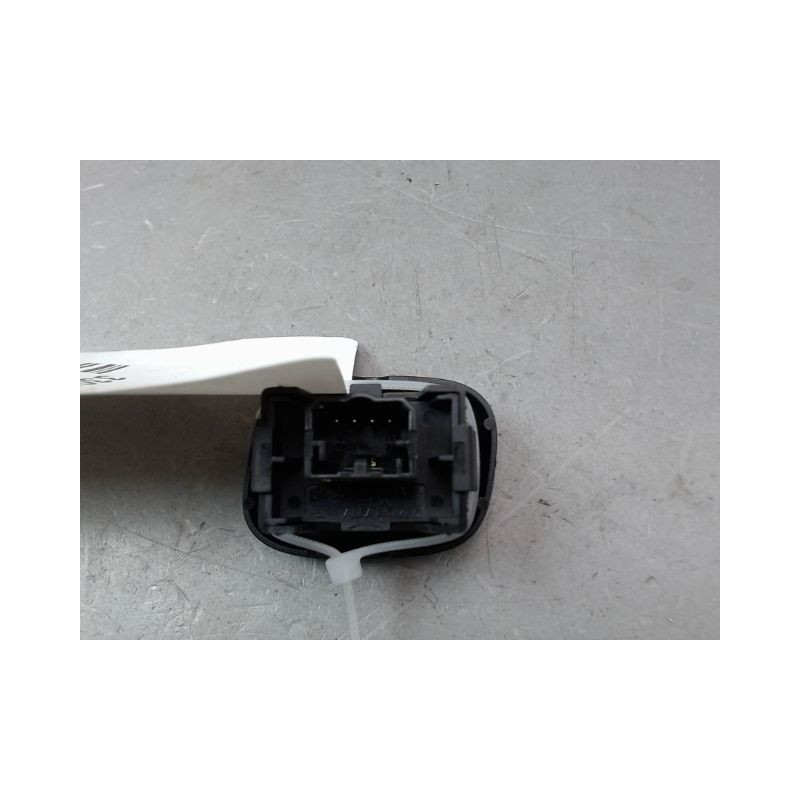 COMMANDE LEVE-GLACE PORTE AVG FIAT PANDA 2003-