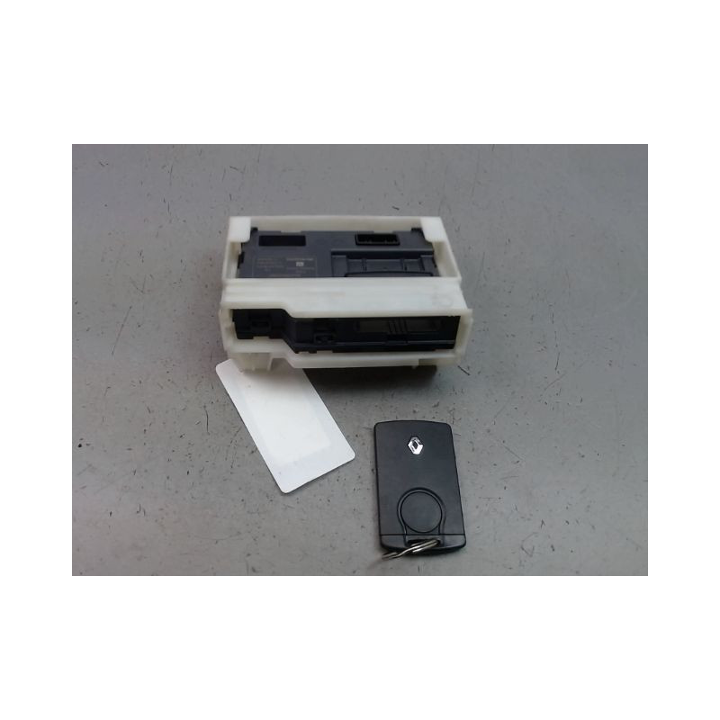 LECTEUR DE CARTE RENAULT CAPTUR Phase 1 2013-...