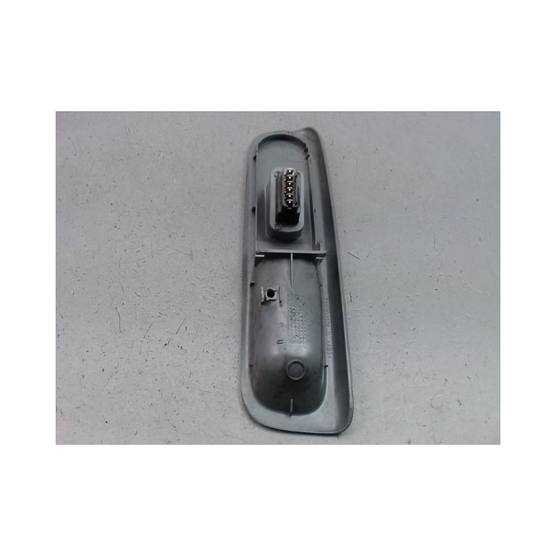 COMMANDE LEVE-GLACE PORTE AVD RENAULT TWINGO I Phase 3 2000-2007