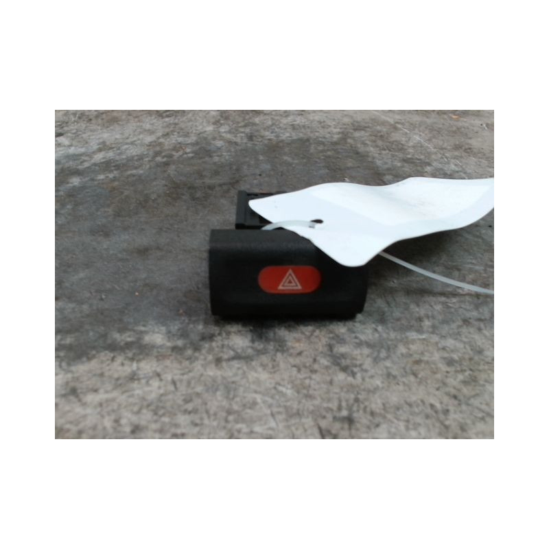 BOUTON DE WARNING OPEL VECTRA 95-99