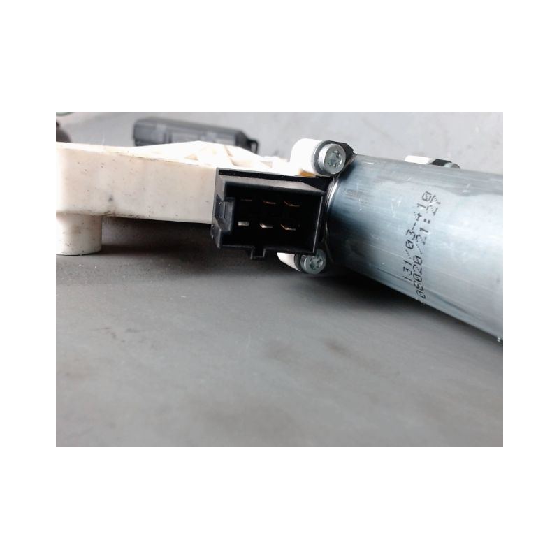 MECANISME+MOTEUR LEVE-GLACE AVANT DROIT MERCEDES CLASSE A 3P