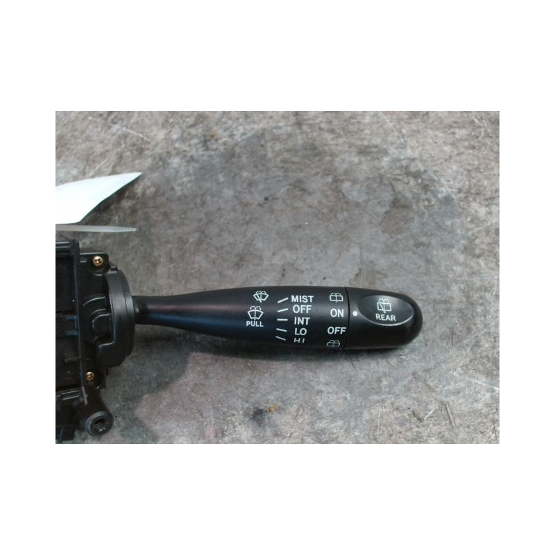 COMMANDE ESSUIE GLACE TOYOTA YARIS -2003