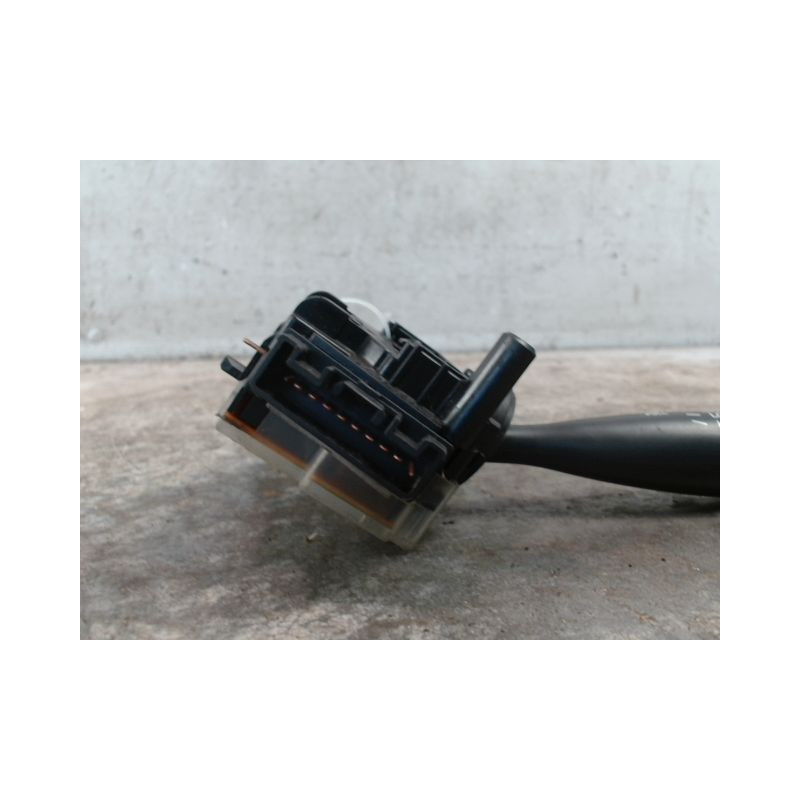 COMMANDE ESSUIE GLACE TOYOTA YARIS -2003