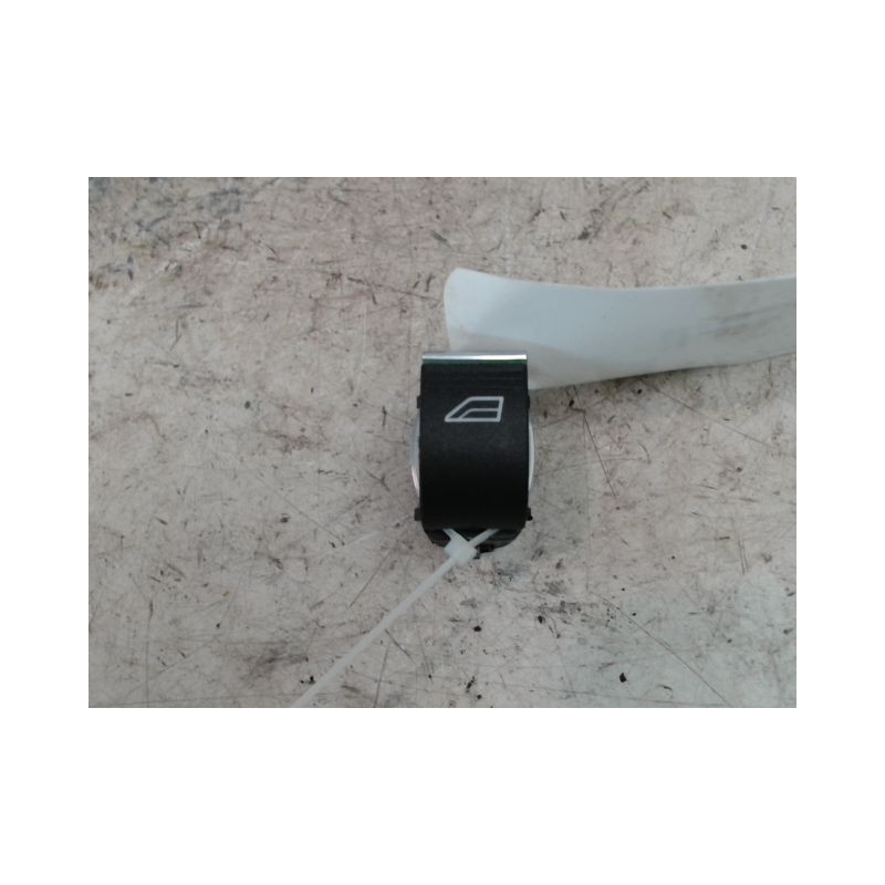 COMMANDE LEVE-GLACE PORTE AVD FORD T.COURIER