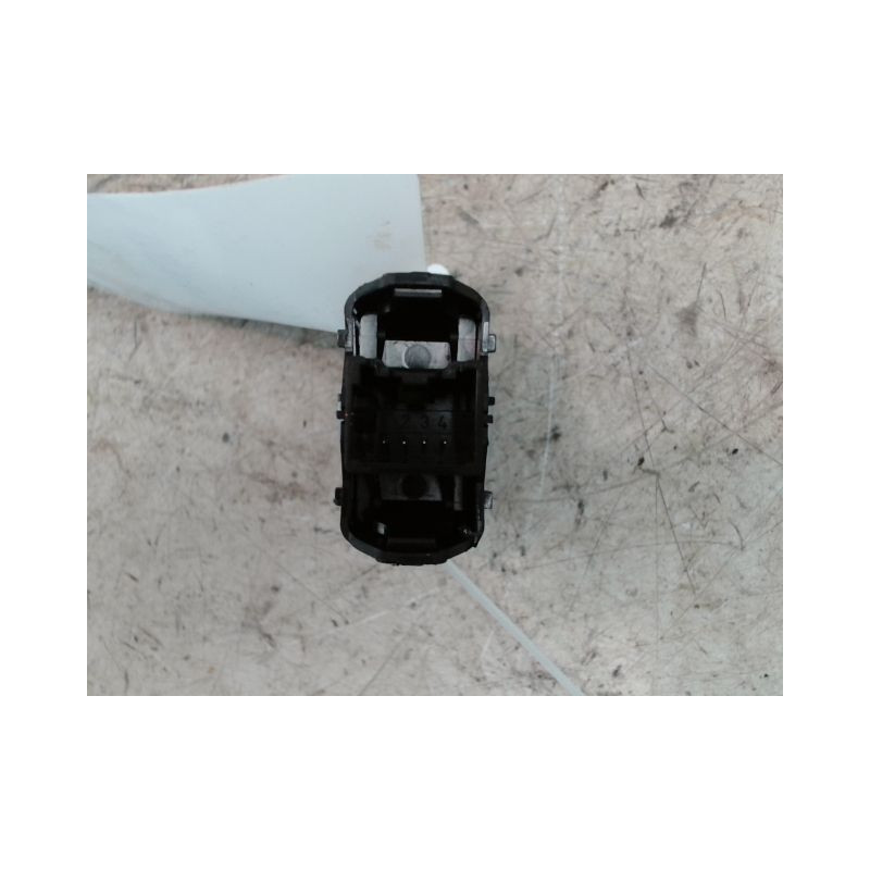 COMMANDE LEVE-GLACE PORTE AVD FORD T.COURIER