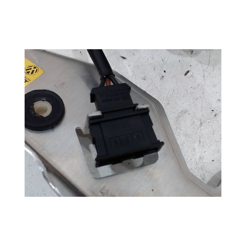 MOTEUR ESSUIE-GLACE ARRIERE VOLKSWAGEN POLO