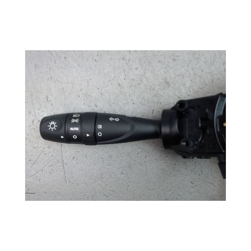 COMMANDE ECLAIRAGE HYUNDAI I 10 5 P 2007-