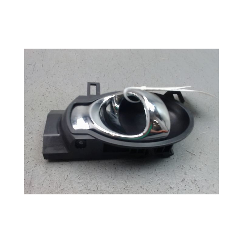 POIGNEE INTERIEURE PORTE AVANT DROIT NISSAN JUKE Phase 1 2010-...