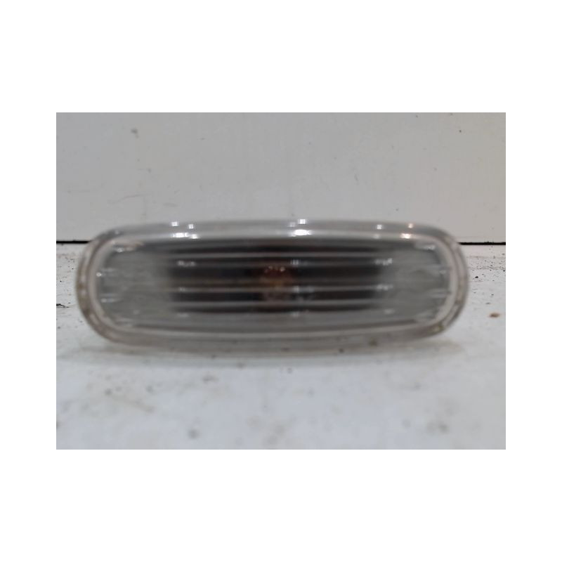 REPETITEUR AILE GAUCHE FIAT PUNTO