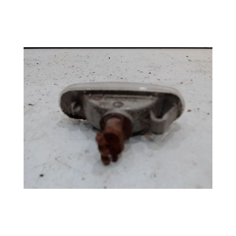 REPETITEUR AILE GAUCHE FIAT PUNTO