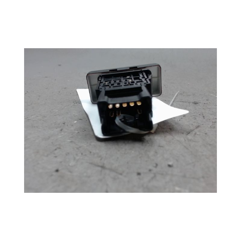 BOUTON DE WARNING NISSAN X-TRAIL