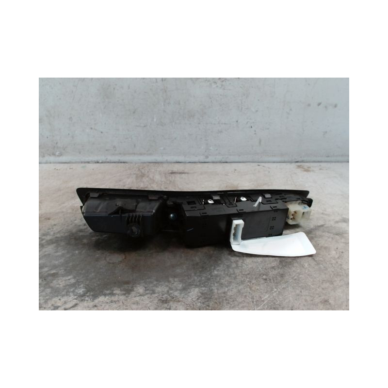 COMMANDE LEVE-GLACE PORTE AVG HYUNDAI I20