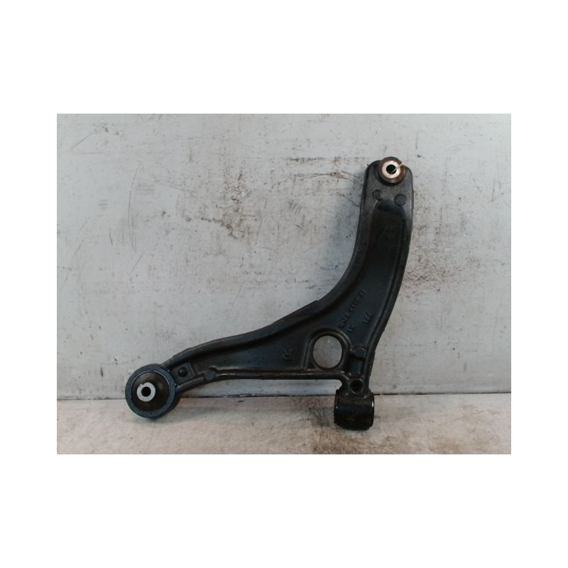 TRIANGLE INFERIEUR AVANT DROIT RENAULT MASTER