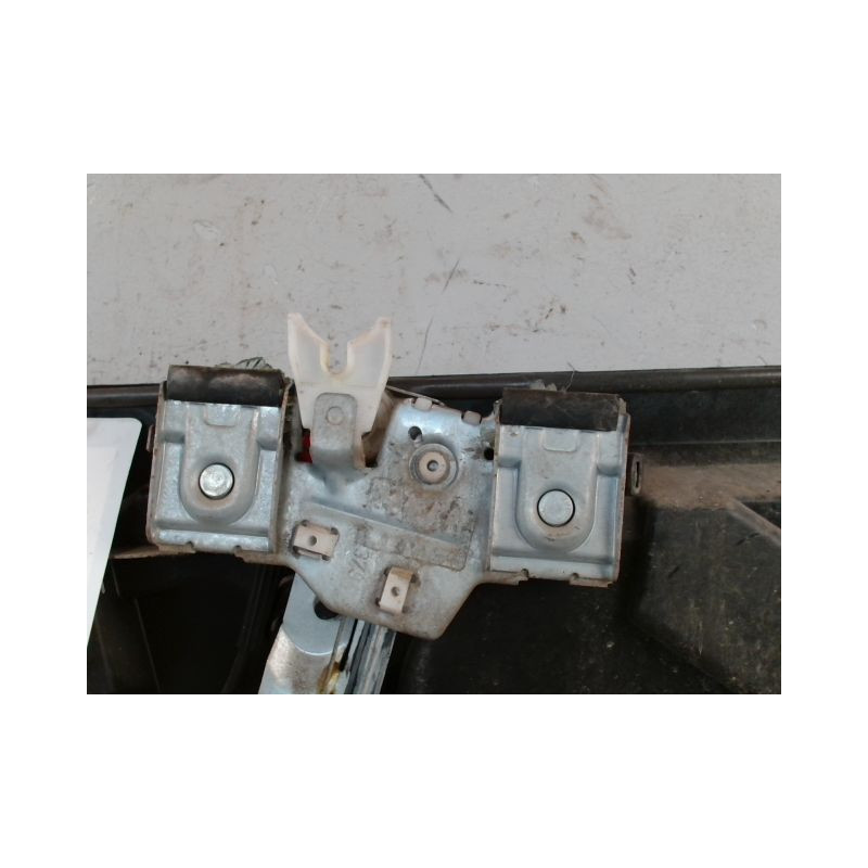 MECANISME+MOTEUR LEVE-GLACE AVANT GAUCHE FORD FIESTA 2010-