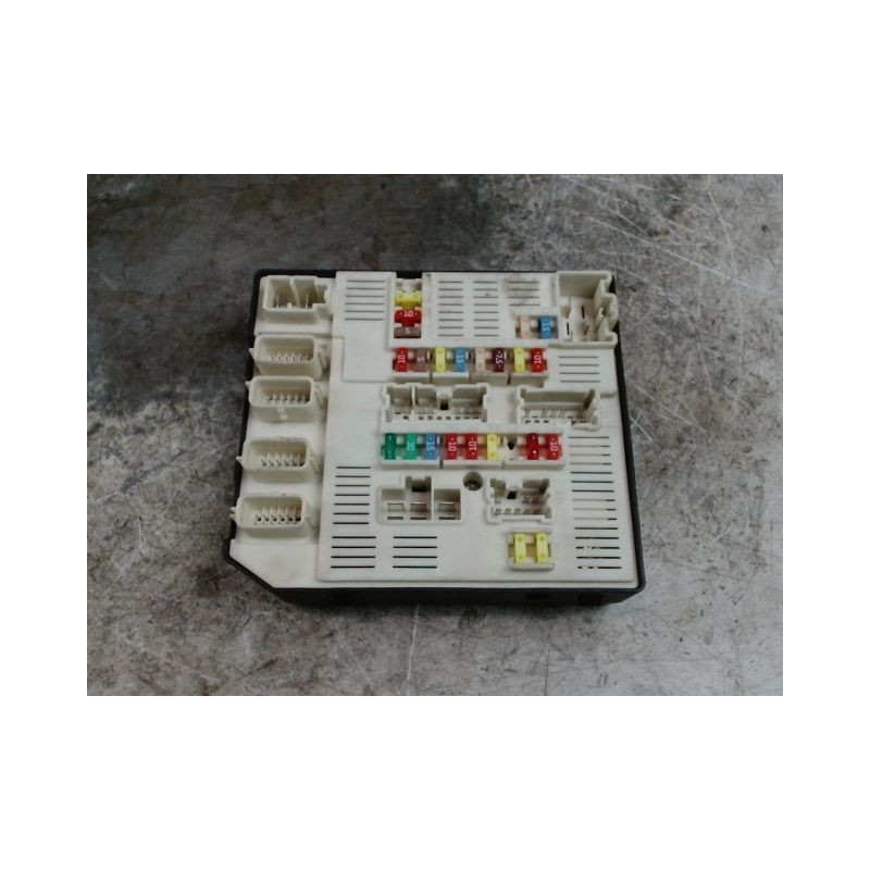 PLATINE FUSIBLE AVANT RENAULT MEGANE III 2008-