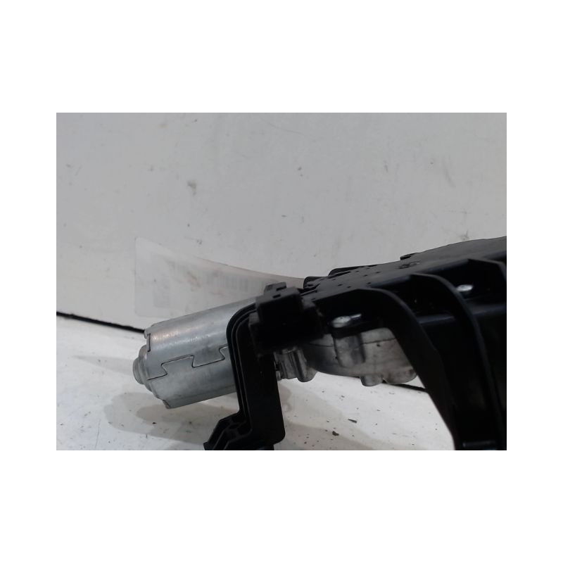 MOTEUR ESSUIE-GLACE ARRIERE PEUGEOT 207