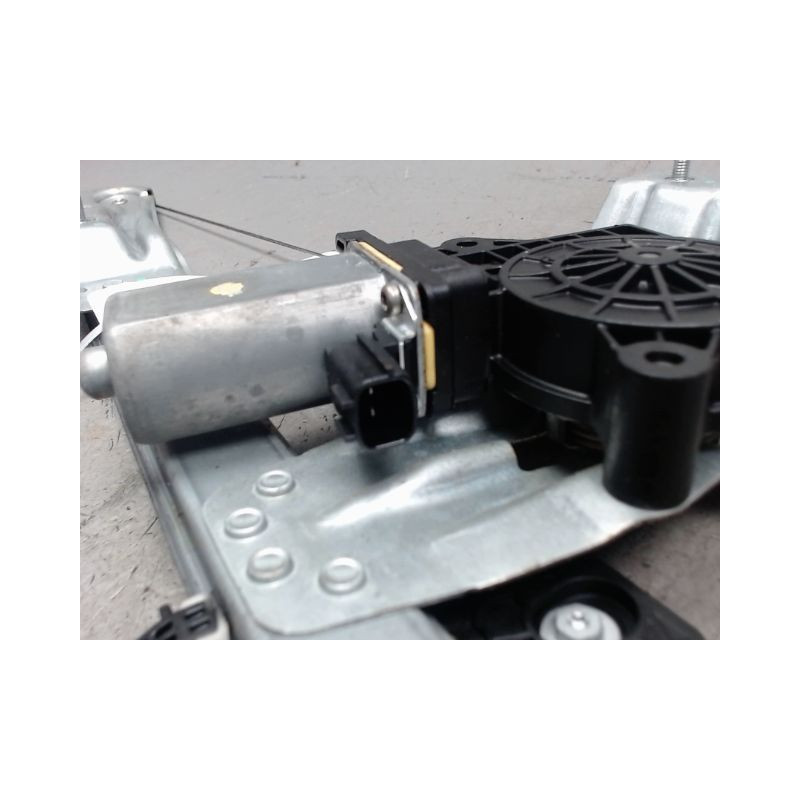 MECANISME+MOTEUR LEVE-GLACE AVANT GAUCHE DACIA SANDERO
