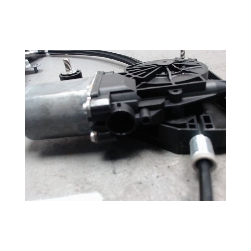 MECANISME+MOTEUR LEVE-GLACE AVANT DROIT PEUGEOT 108