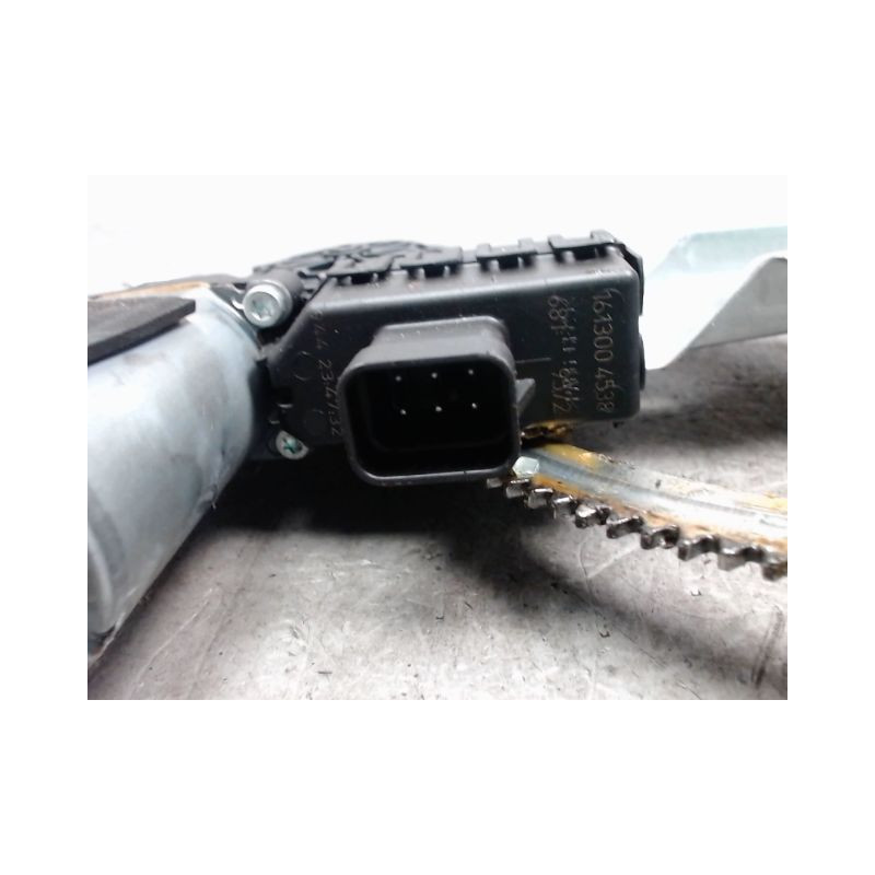 MECANISME+MOTEUR LEVE-GLACE AVANT DROIT OPEL ASTRA GTC 3P